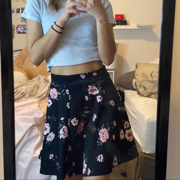 Floral Skirt - Picture 2 of 3